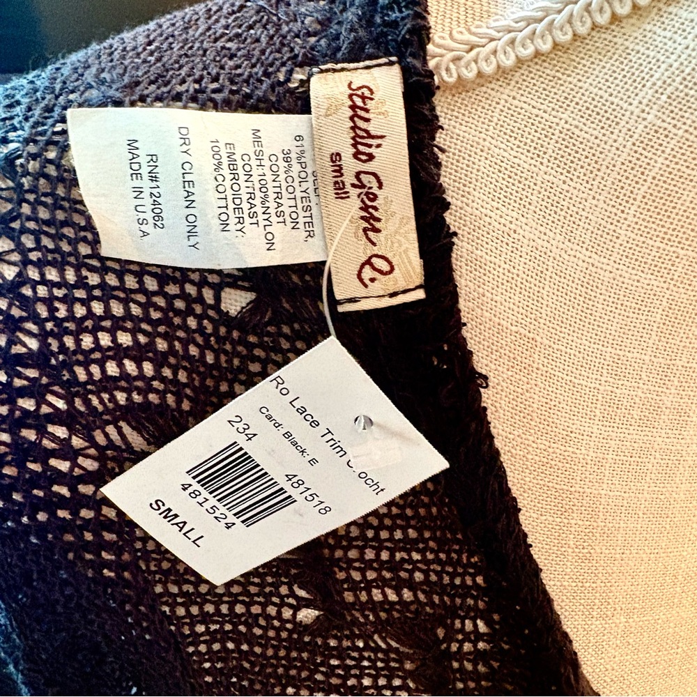 Open-Front Black Lace-Hem Women's Cardigan - Picture 4 of 4